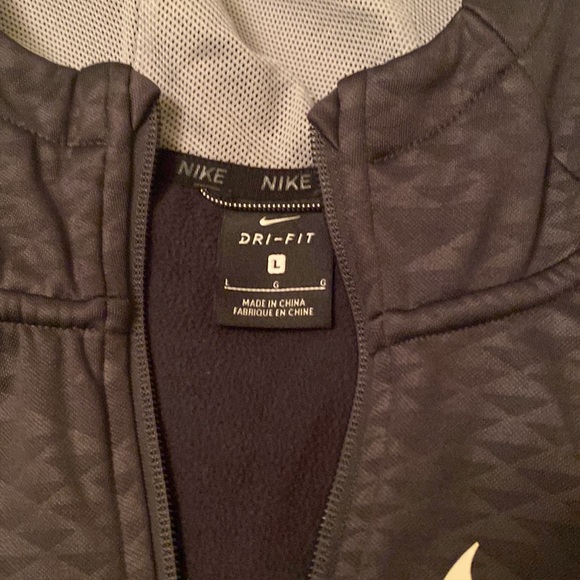 Nike Boy Size Large Dri Fit 1/4 zip Hooded Sweatshirt - Picture 3 of 4